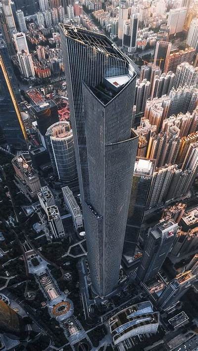 都市生活剪影：探索现代城市的繁华与挑战